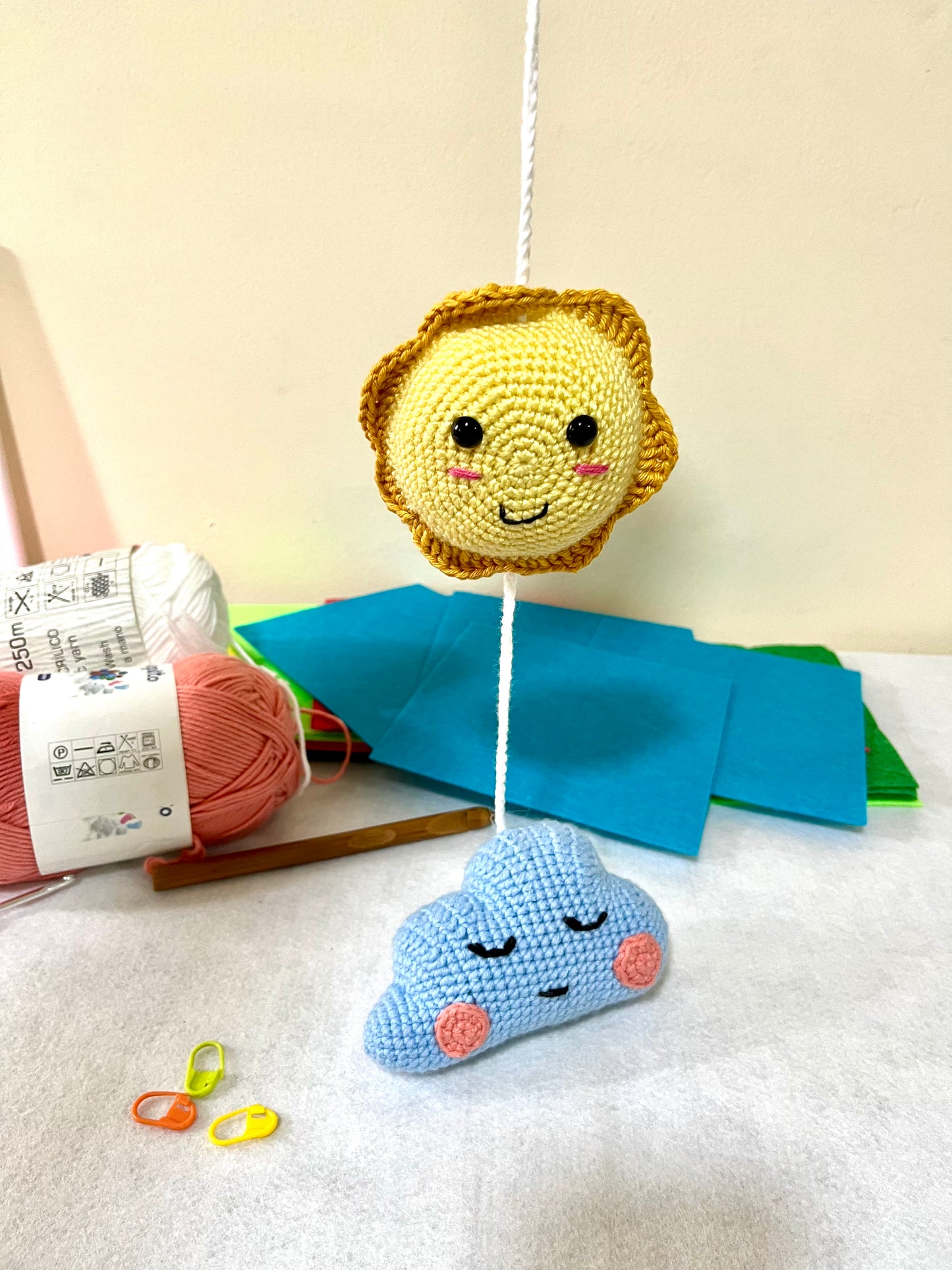 Single Movil Sol & Luna